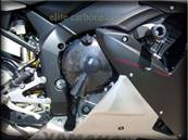 Pare-Carter Moto (YAMAHA R1-YZF (1998-03) Embrayage: Droit (Finition: CARBONE) (Réf:32)